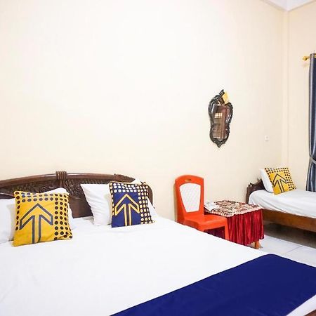 Oyo 931012 Tamara Homestay Syariah Medan Exterior photo