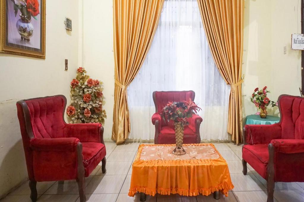 Oyo 931012 Tamara Homestay Syariah Medan Exterior photo