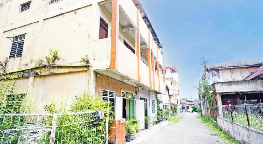 Oyo 931012 Tamara Homestay Syariah Medan Exterior photo